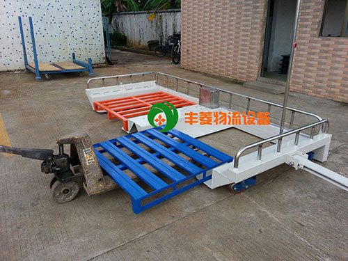 托盘牵引车